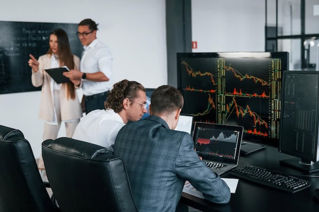 Understanding The Agency Model In Modern Financial Trading